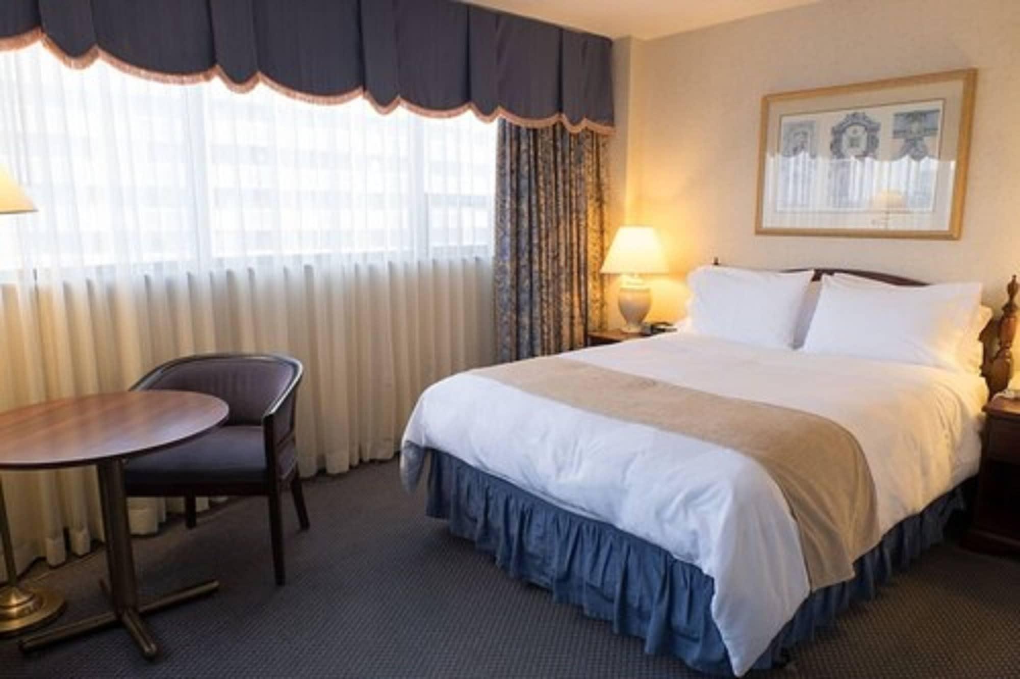 The Roehampton Hotel Торонто Экстерьер фото