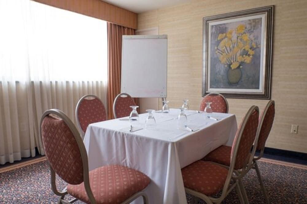 The Roehampton Hotel Торонто Экстерьер фото
