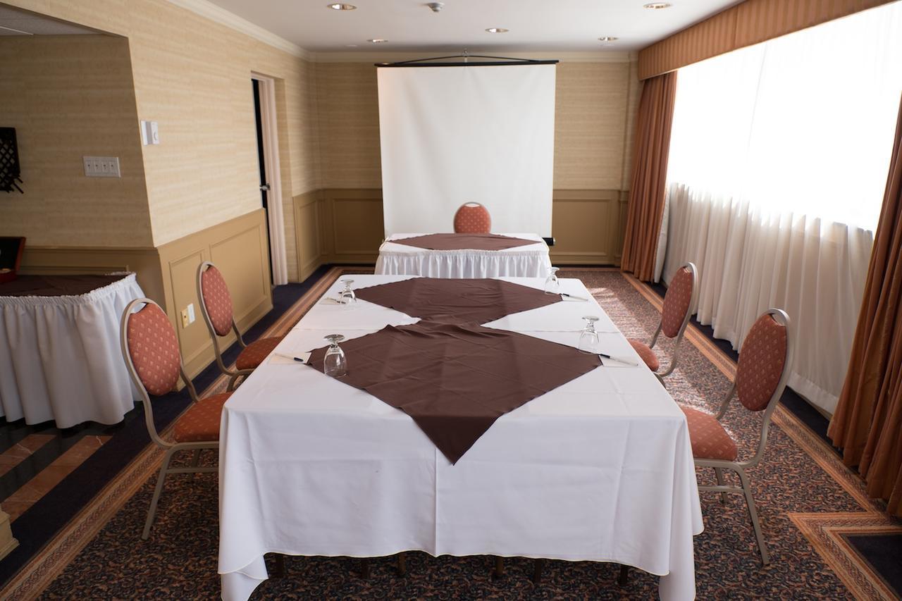 The Roehampton Hotel Торонто Экстерьер фото